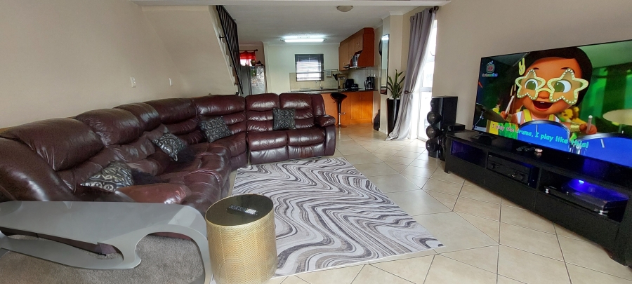 2 Bedroom Property for Sale in Gordons Bay Central Western Cape